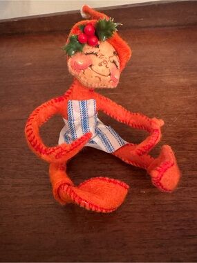 Annalee Mobilitee Red Christmas Elf with Apron 1988 Vintage Felt Art Doll